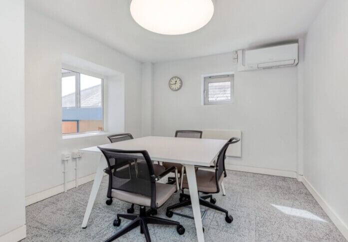 Private workspace - High Street, Regus in Epping
