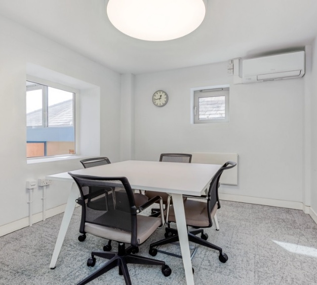 Private workspace - High Street, Regus in Epping