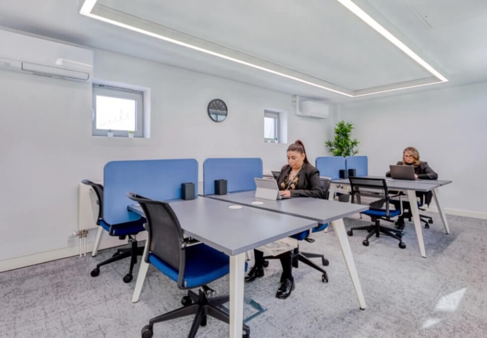 Private workspace in High Street, Regus (Epping)