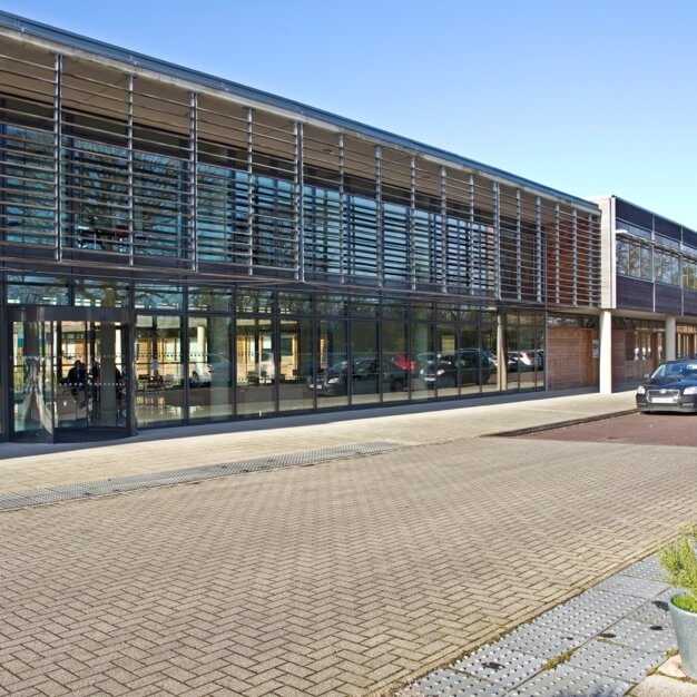 Building pictures of Butterfield, Regus at Luton
