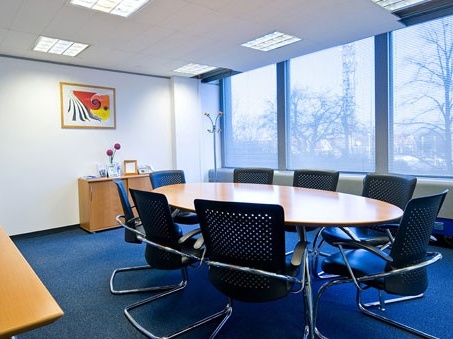 Meeting room - High Street, Regus (Potters Bar)