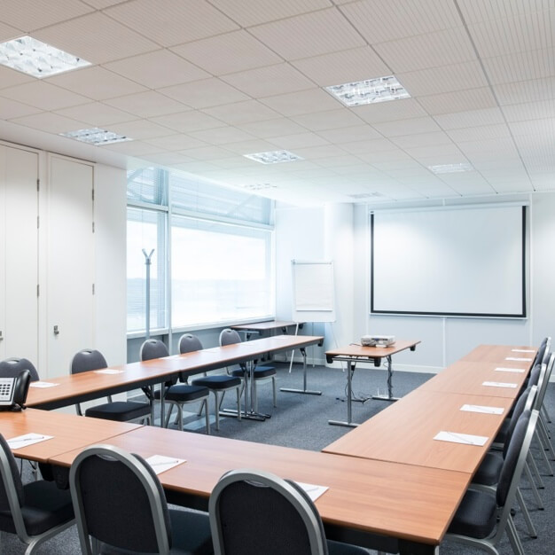 Meeting room - Coopers End Road, Regus in Stansted