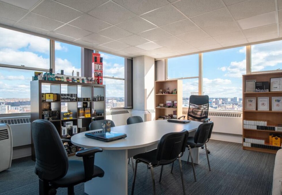 Meeting room - Charles Street, Omnia Offices in Leicester