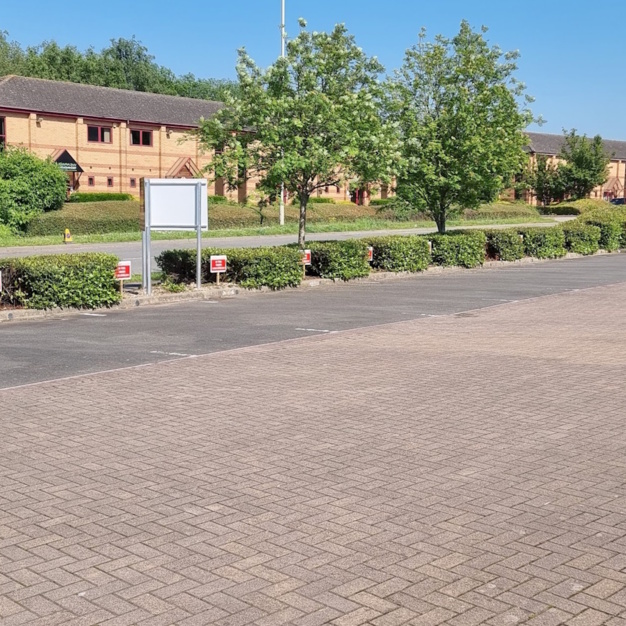 Parking- Warren Park Way, Paintin Places Properties in Leicester