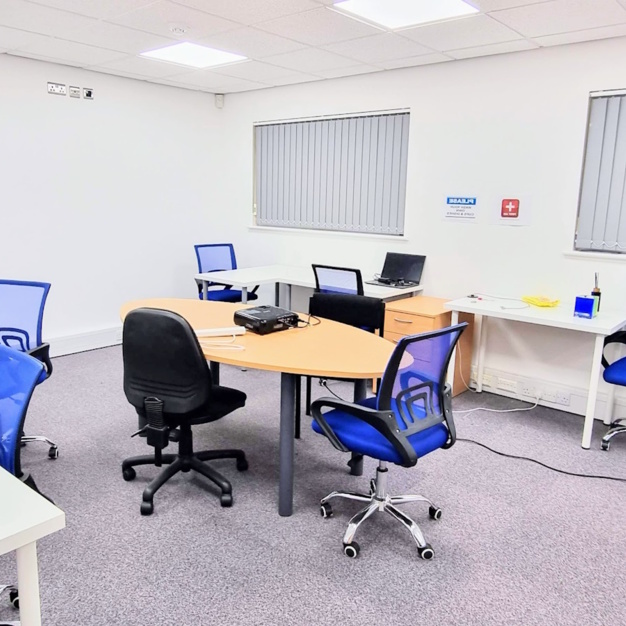 Private workspace in Warren Park Way, Paintin Places Properties (Leicester)