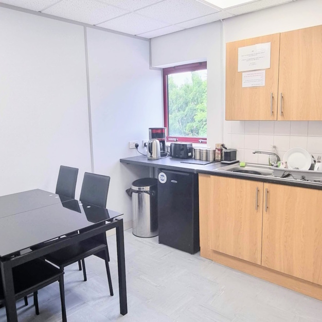 Use the Kitchen at Warren Park Way, Paintin Places Properties in Leicester