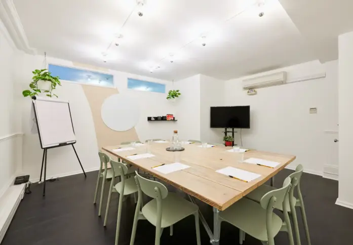Meeting room on City Road, House of Creative London Ltd in Angel