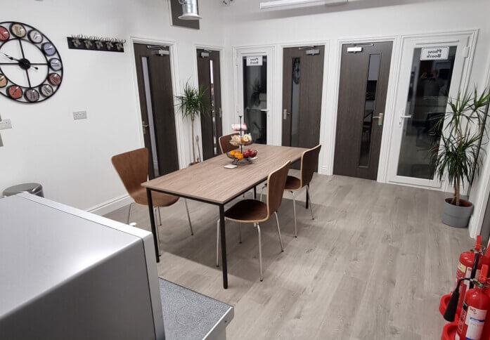 Client Breakout space - Elthorne Road, Kozmik Work Space Ltd in Archway