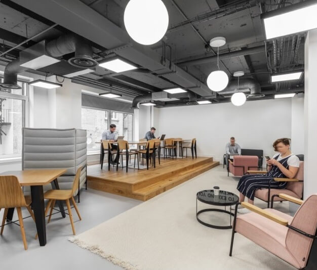 Enjoy the communal space in Baker Street, Regus (London)