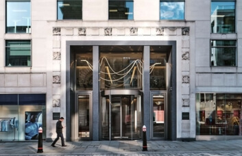 Building outside at Cheapside, Halkin Management, Bank