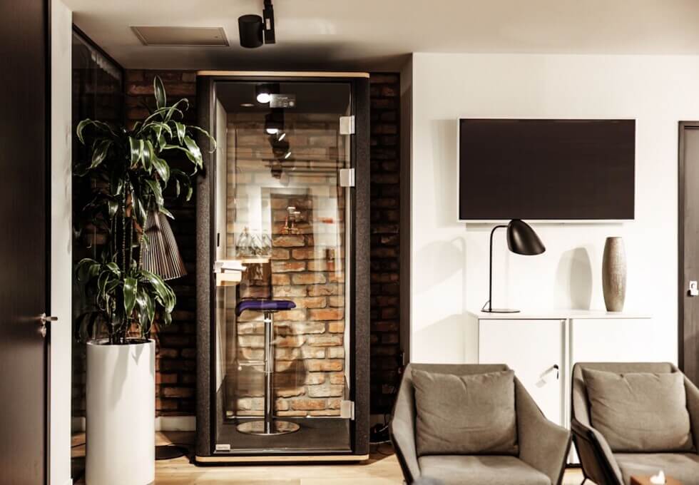 Phone booth in Threadneedle Street, The Boutique Workplace Company, Bank