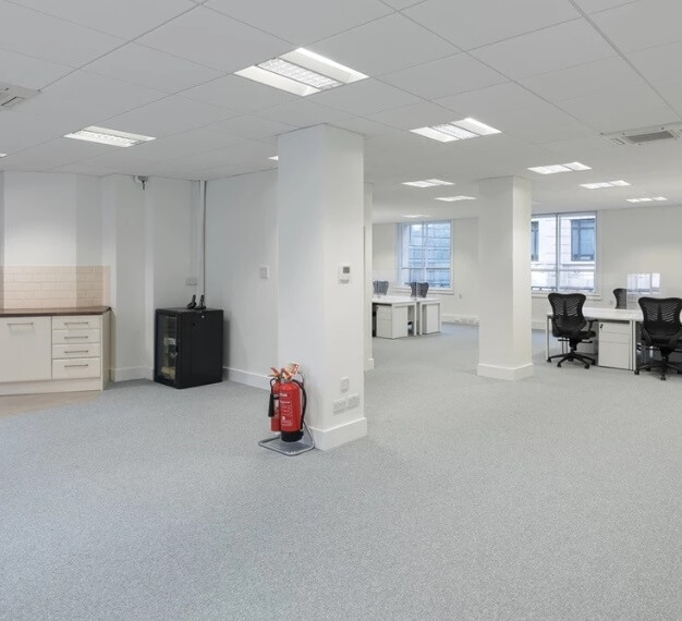 Private workspace in Queen Street, Clockhouse Property Consulting Limited (Bank)