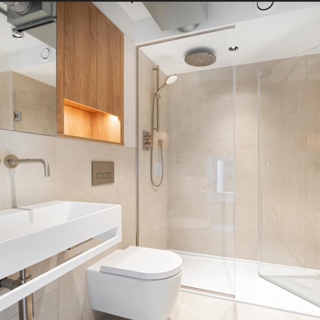 Showers at Frederick's Place, Ingleby Trice in Bank