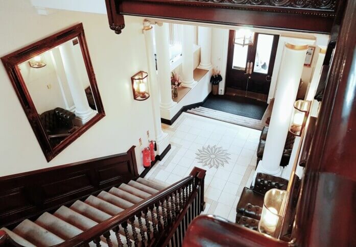 The Foyer in Tokenhouse Yard, Lenta, Bank