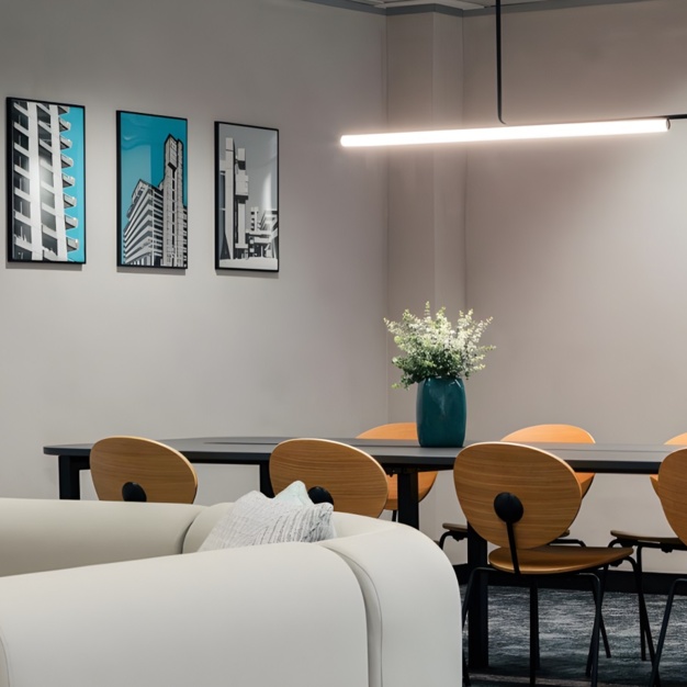 Dedicated breakout area at Aldersgate Street, KNIGHT FRANK in Barbican