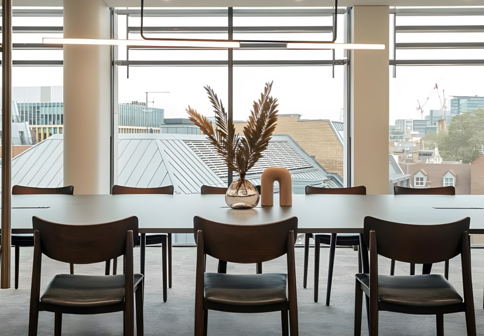Dedicated breakout space for clients - Aldersgate Street, KNIGHT FRANK in Barbican