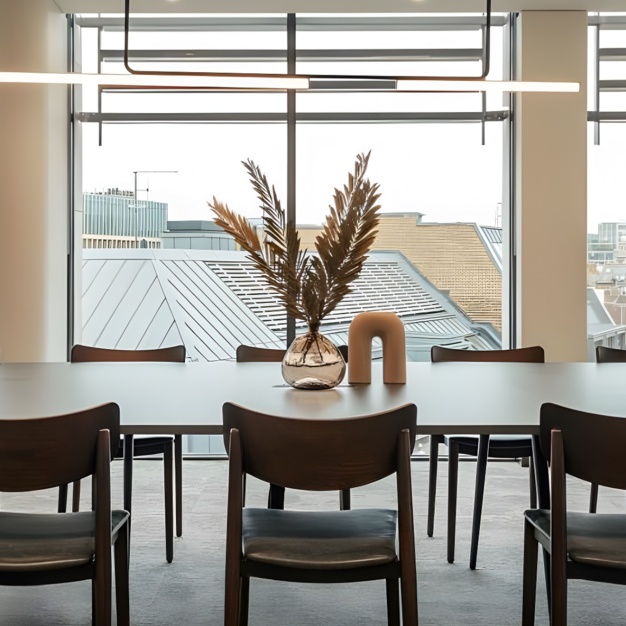Dedicated breakout space for clients - Aldersgate Street, KNIGHT FRANK in Barbican