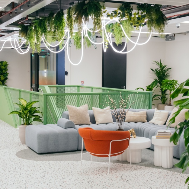 Breakout area at Bishopsgate, Huckletree in London
