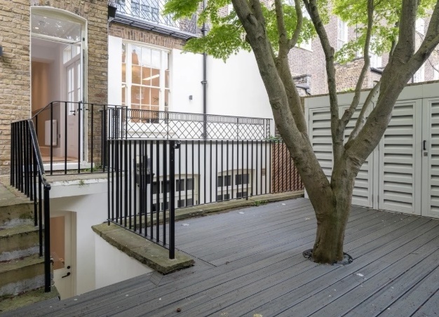 Use the roof terrace at Bedford Place, Base Offices (Bloomsbury)