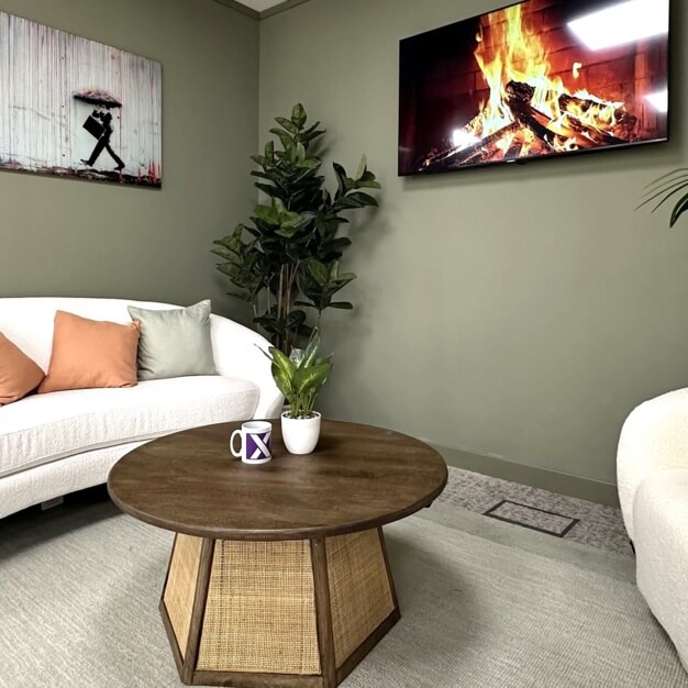 Client Breakout space - Oaks Court, Cubix Ltd in Borehamwood
