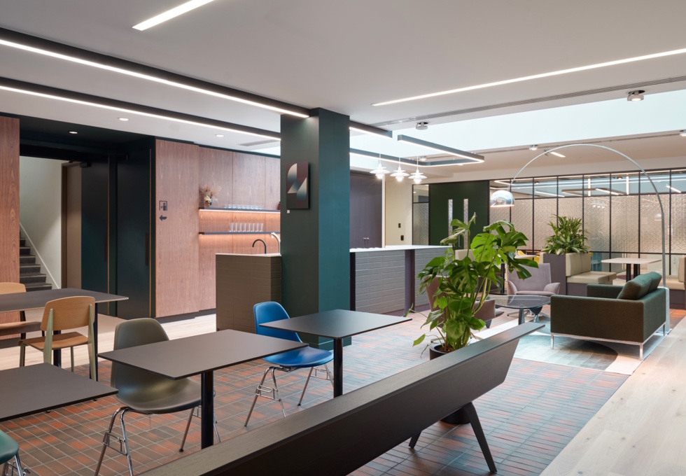 Breakout area at Borough High Street, Knowlemore Ltd