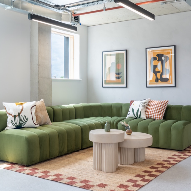 The Breakout area - Borough High Street, Runway East (Borough)