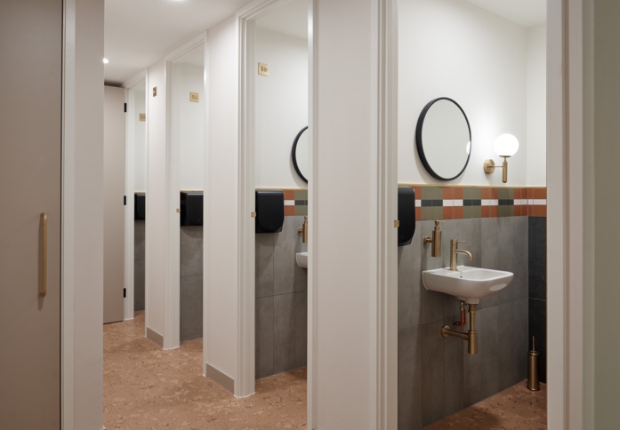 WC for clients at Borough High Street, Knowlemore Ltd (Borough)