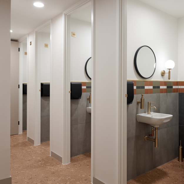 WC for clients at Borough High Street, Knowlemore Ltd (Borough)