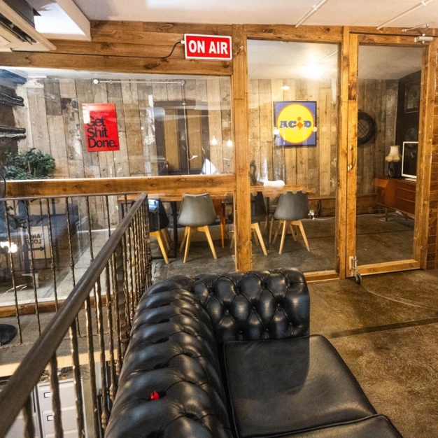 Breakout area - Camden Road, Prompt exit Ltd. in Camden