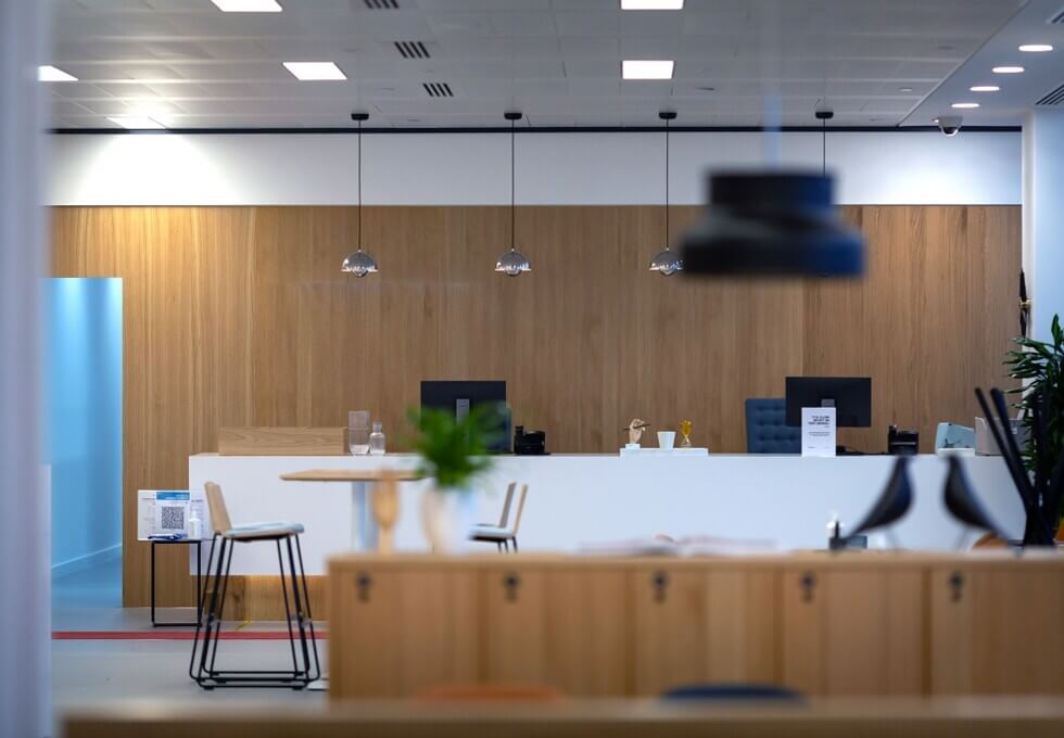 Reception - Cabot Square, Regus in Canary Wharf