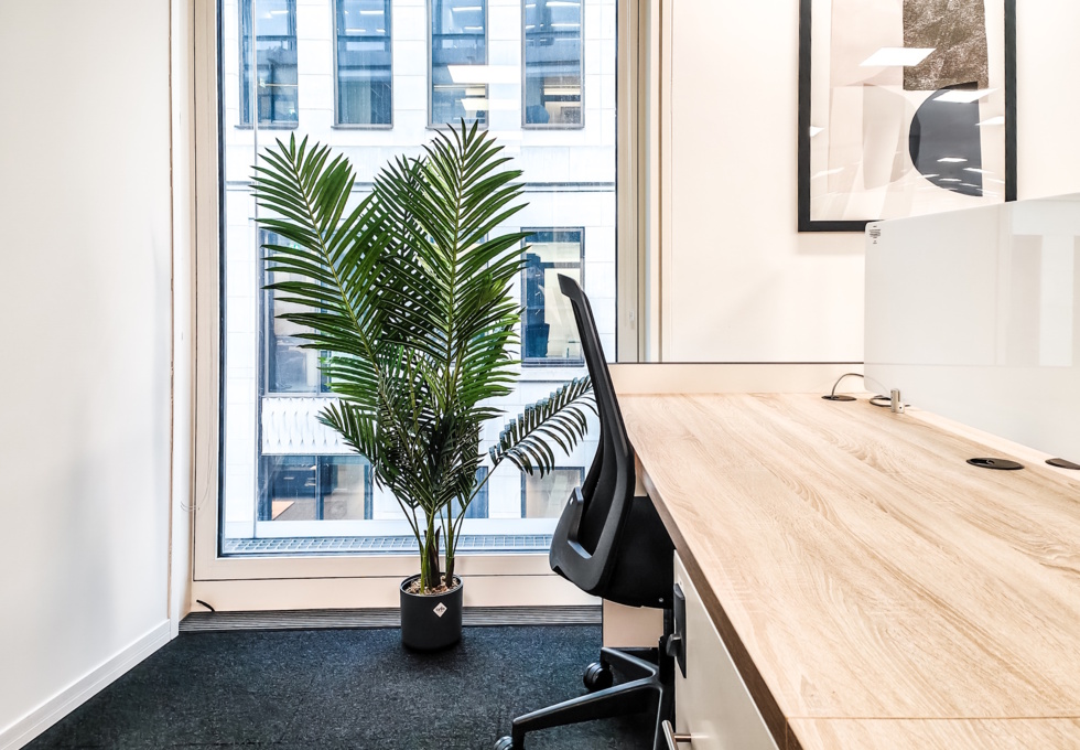 Enjoy the communal space in Cannon Street, Co Work Space LLP in Cannon Street