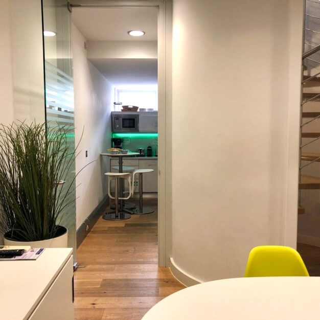Breakout space for clients - Turnham Green Terrace Mews, AxVP Ltd in Chiswick
