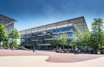 The building at Chiswick High Road, Regus in Chiswick
