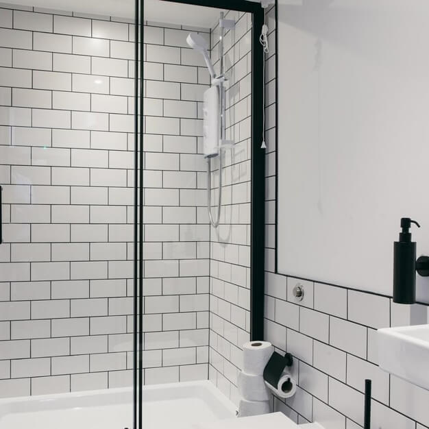 Use the showers at Farringdon Lane, Knotel in Clerkenwell