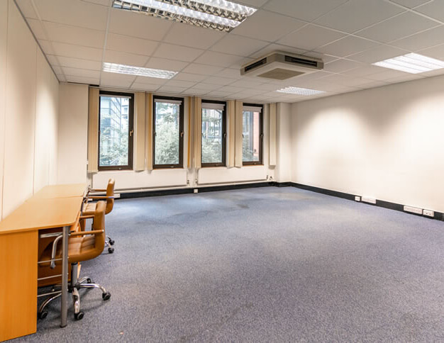Dedicated workspace - Bedford Park, Sunset Travel Property Ltd in Croydon
