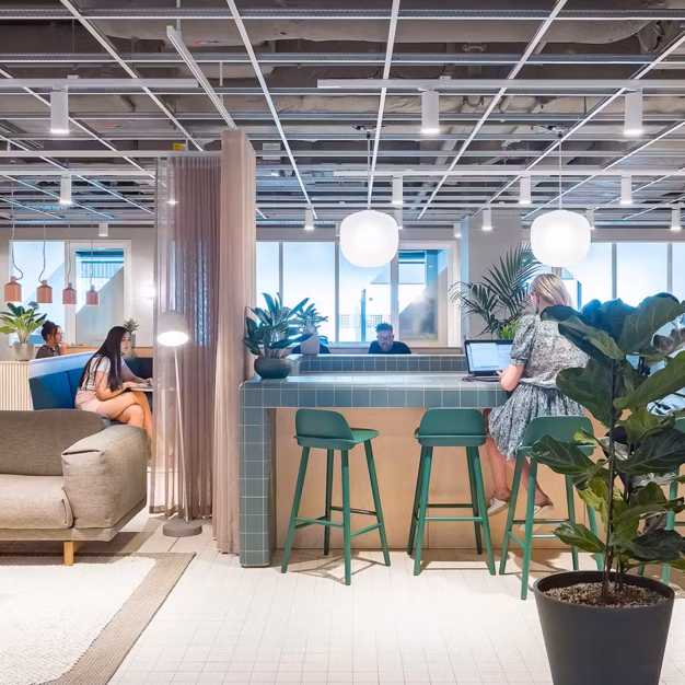 Breakout space for clients - Marsh Wall, Waterfront Studios Properties LLP in Docklands