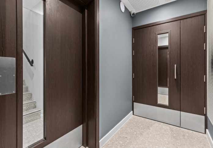 The hallway at Hanger Lane, The Hogarth Property Group Ltd in Ealing