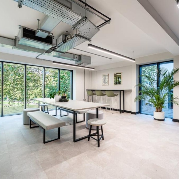 The dedicated breakout area - Villiers Street, RX (Embankment)