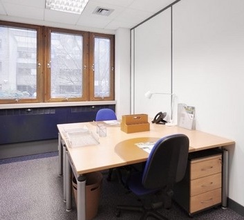 Dedicated workspace in Ashley Avenue, City Skyline, Epsom
