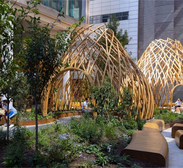 The outdoor area at Euston Road, Kontor in Euston