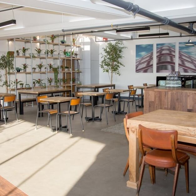 Breakout area at Bowling Green Lane, Finsbury Business Centre in Farringdon