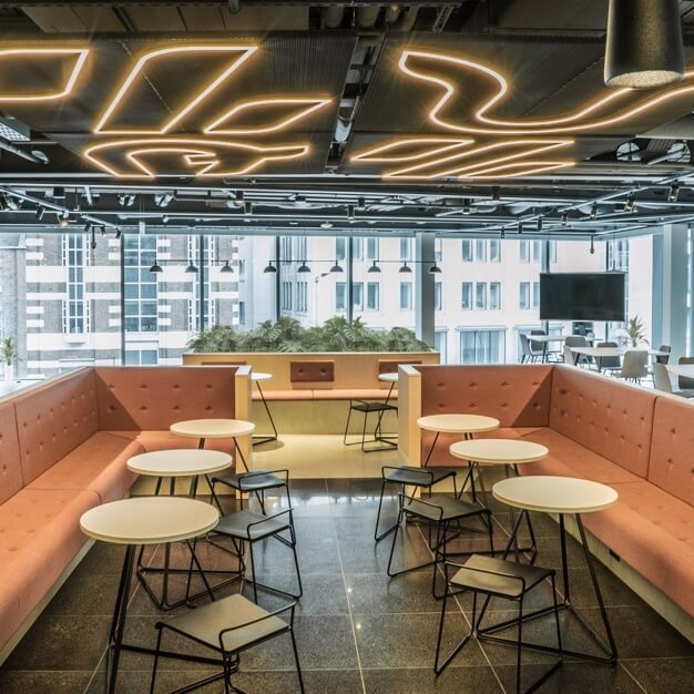 Breakout space for clients - Farringdon Street, HubHub UK Limited in Farringdon