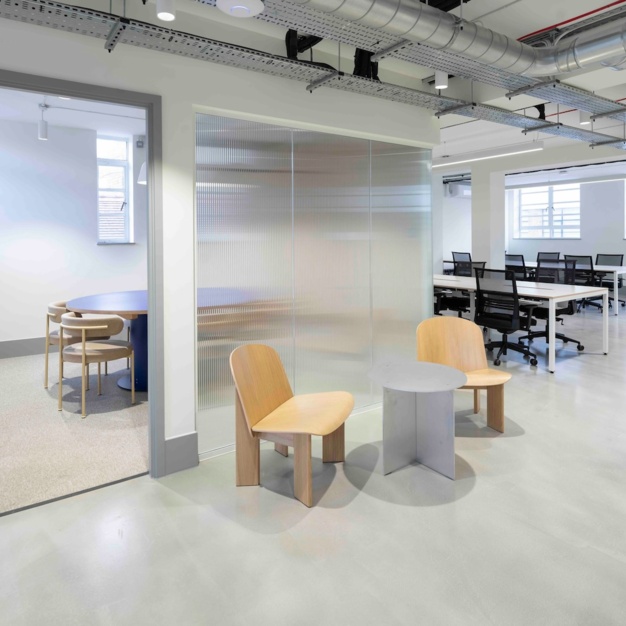 Breakout space in Aylesbury Street, Hermit Offices Limited (Frameworks) (Farringdon)
