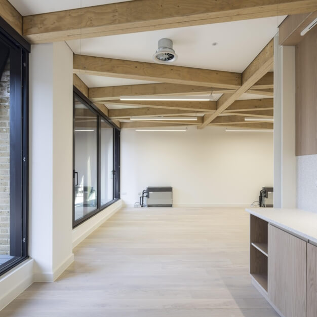 Dedicated workspace, Farringdon Road, Situu in Farringdon
