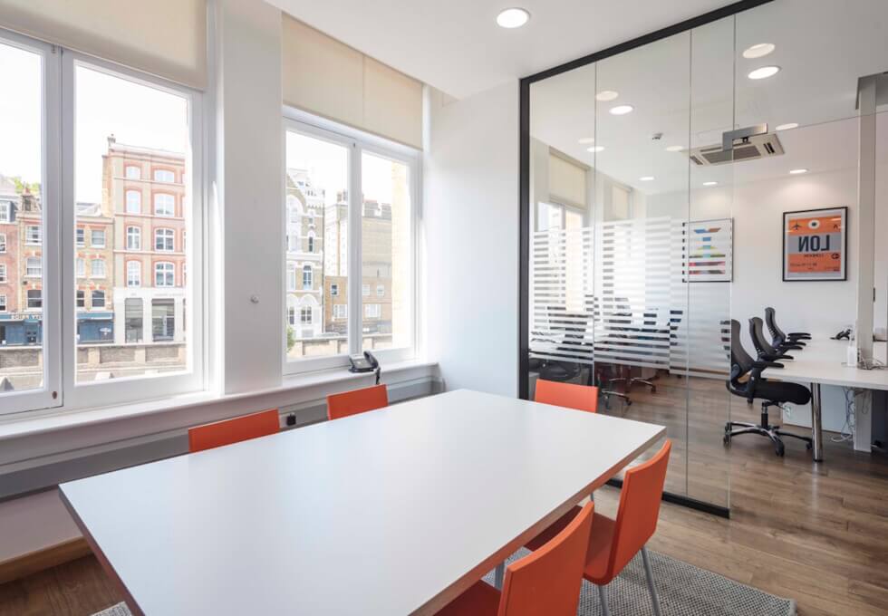 Meeting rooms in Farringdon Road, London - Rick Rowley