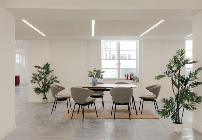 Dedicated breakout area at Tottenham Court Road, RX in Fitzrovia