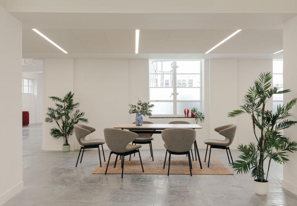 Dedicated breakout area at Tottenham Court Road, RX in Fitzrovia