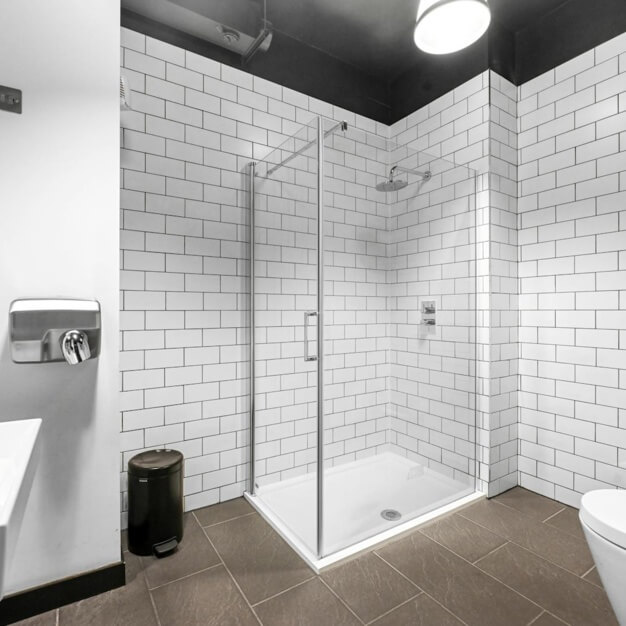 Use the showers at Berners Street, Kontor in Fitzrovia