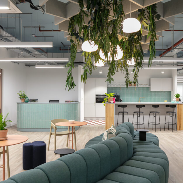 Client Breakout space - Fulham Road, Spacemade in Fulham