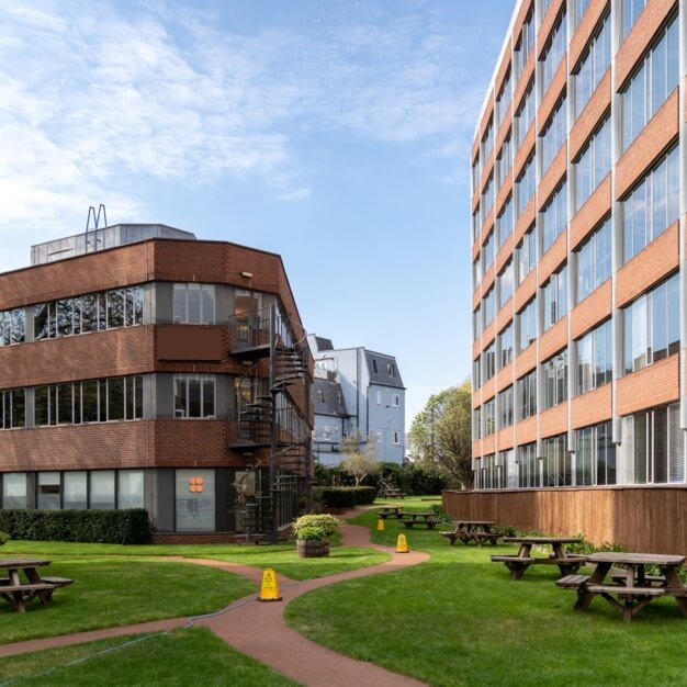 The building at Fulham High Street, Ocubis, Fulham
